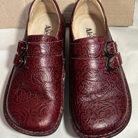 Algeria by PG Lite women clogs size 5.5 embossed leather - Picture 2 of 8